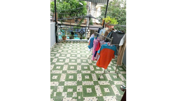 Bán Nhà 2 Tầng Mặt Tiền Gần Chợ Kiến Thiết Vip Hiệp Phú Thủ Đức Chỉ 4.6 tỷ cho thuê 9tr.tháng có 1 0 2